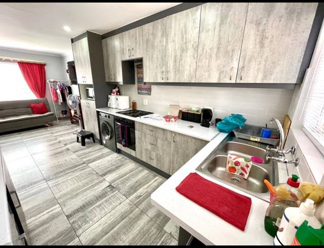 2 BEDROOM APARTMENT FOR SALE IN KENMARE